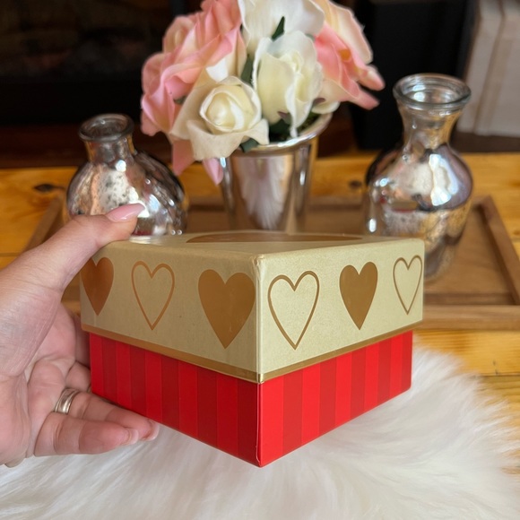 Valentine’s Day Gift Box - Picture 3 of 5